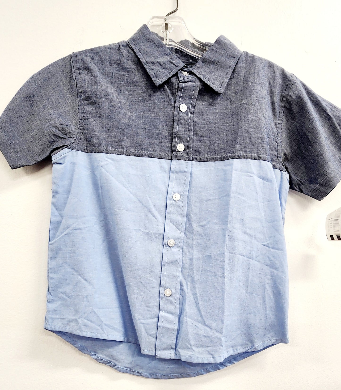 Boys 7 short sleeve 2-toned button up