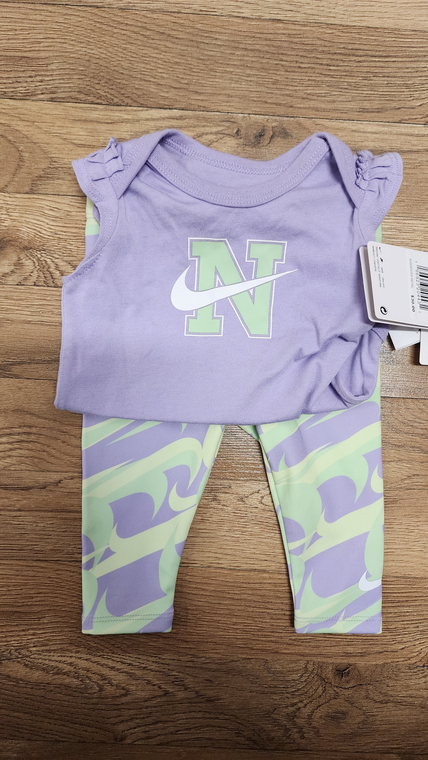 NEW Girls 6 months Nike purple/green hydrangeas set