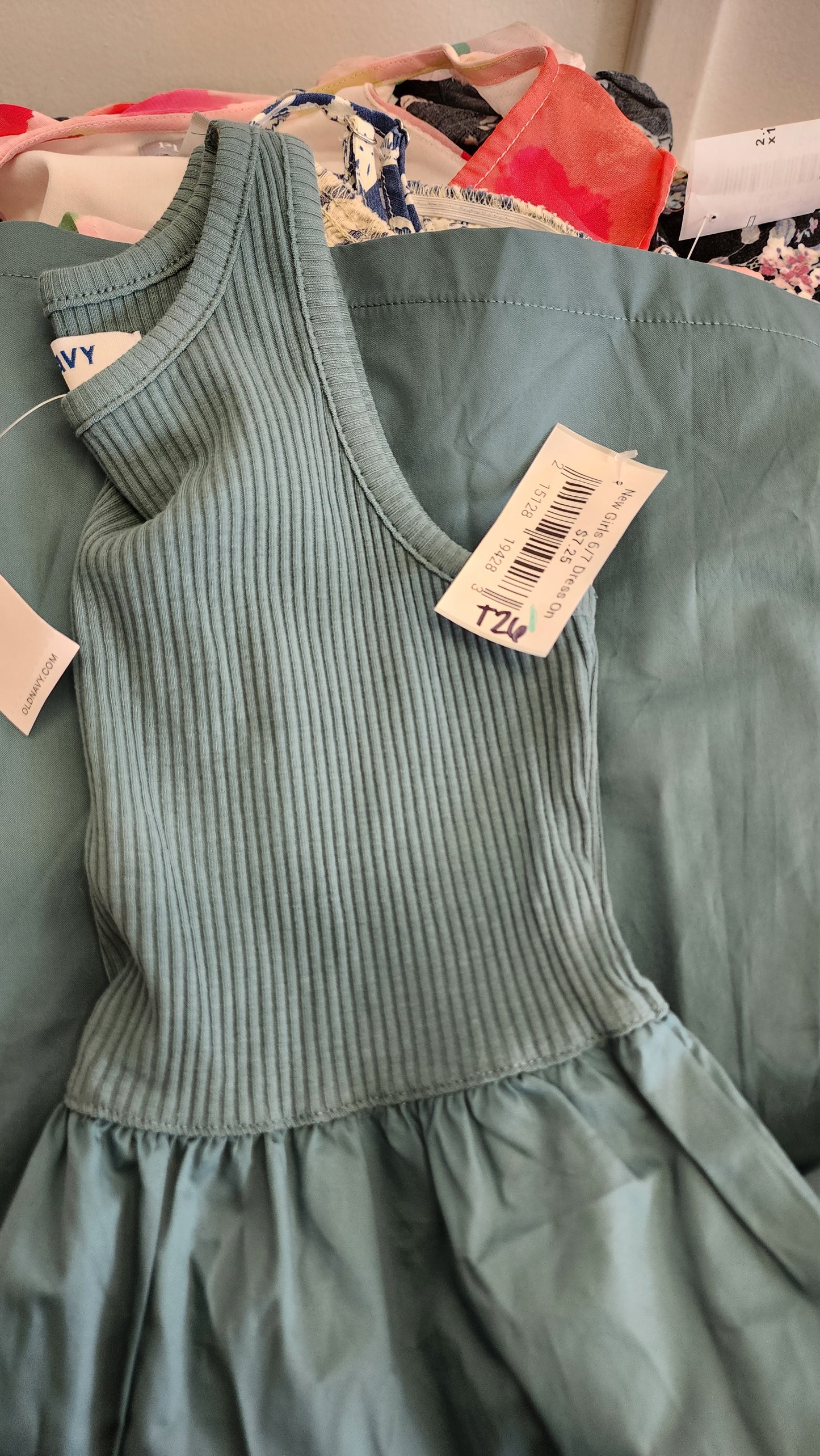 NEW Girls 6/7 old navy green dress