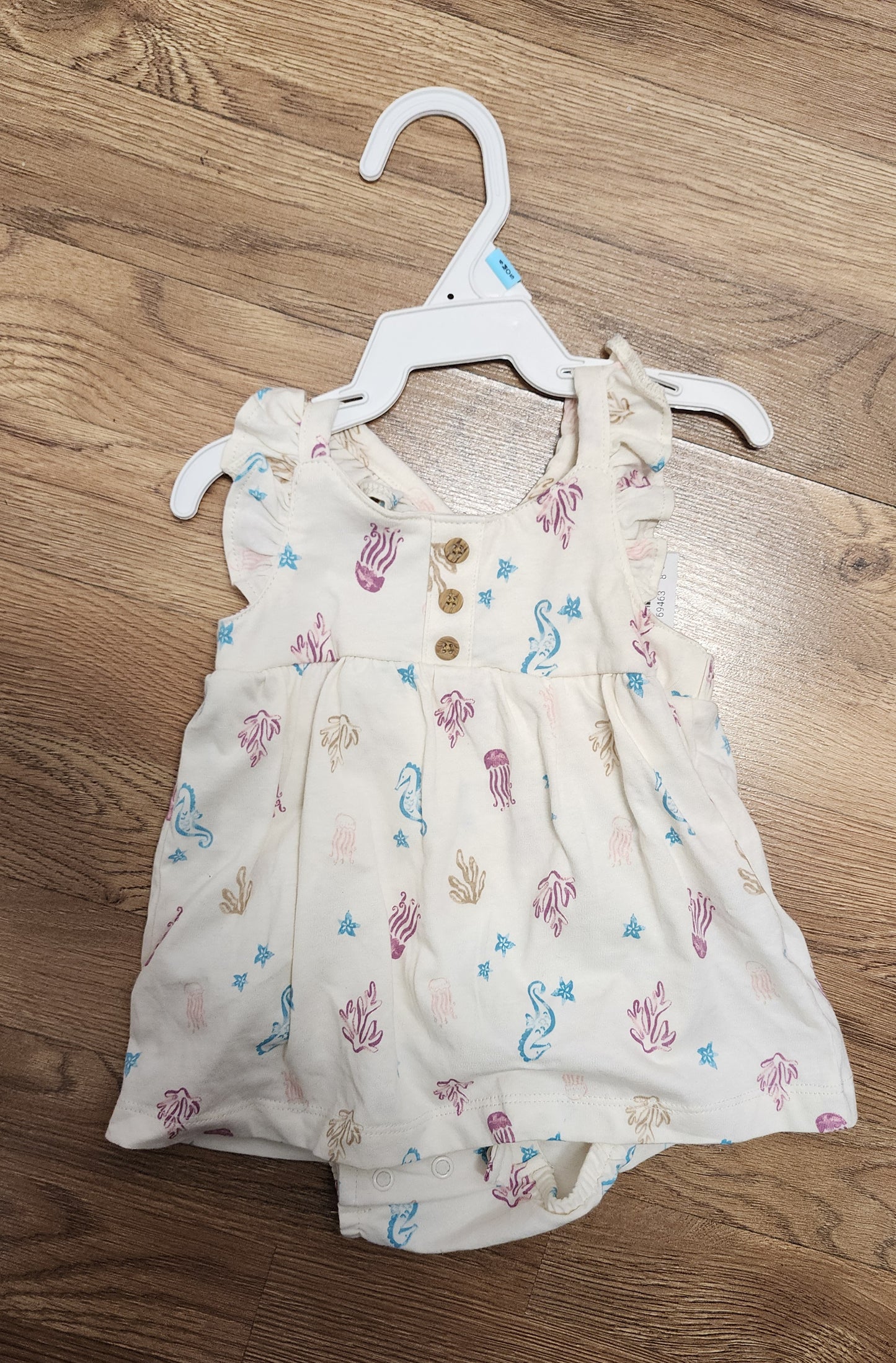 NEW Girls 6 month Carters outfit