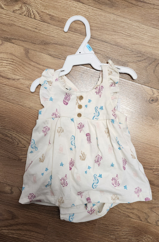 NEW Girls 6 month Carters outfit